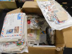 Box: Very large quantity of stamps on cover, card, in packets and tins