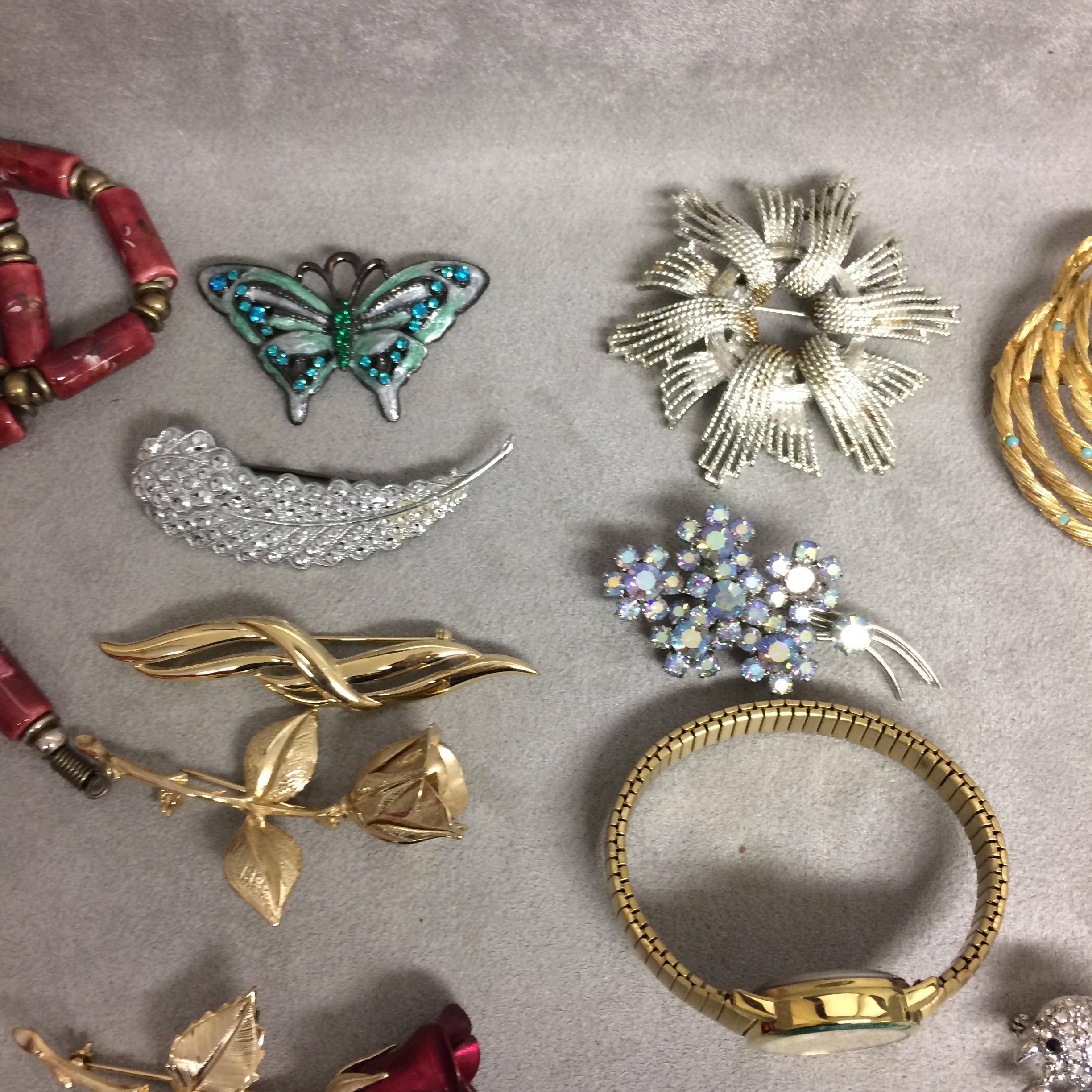 Quantity of costume jewellery - Image 3 of 8