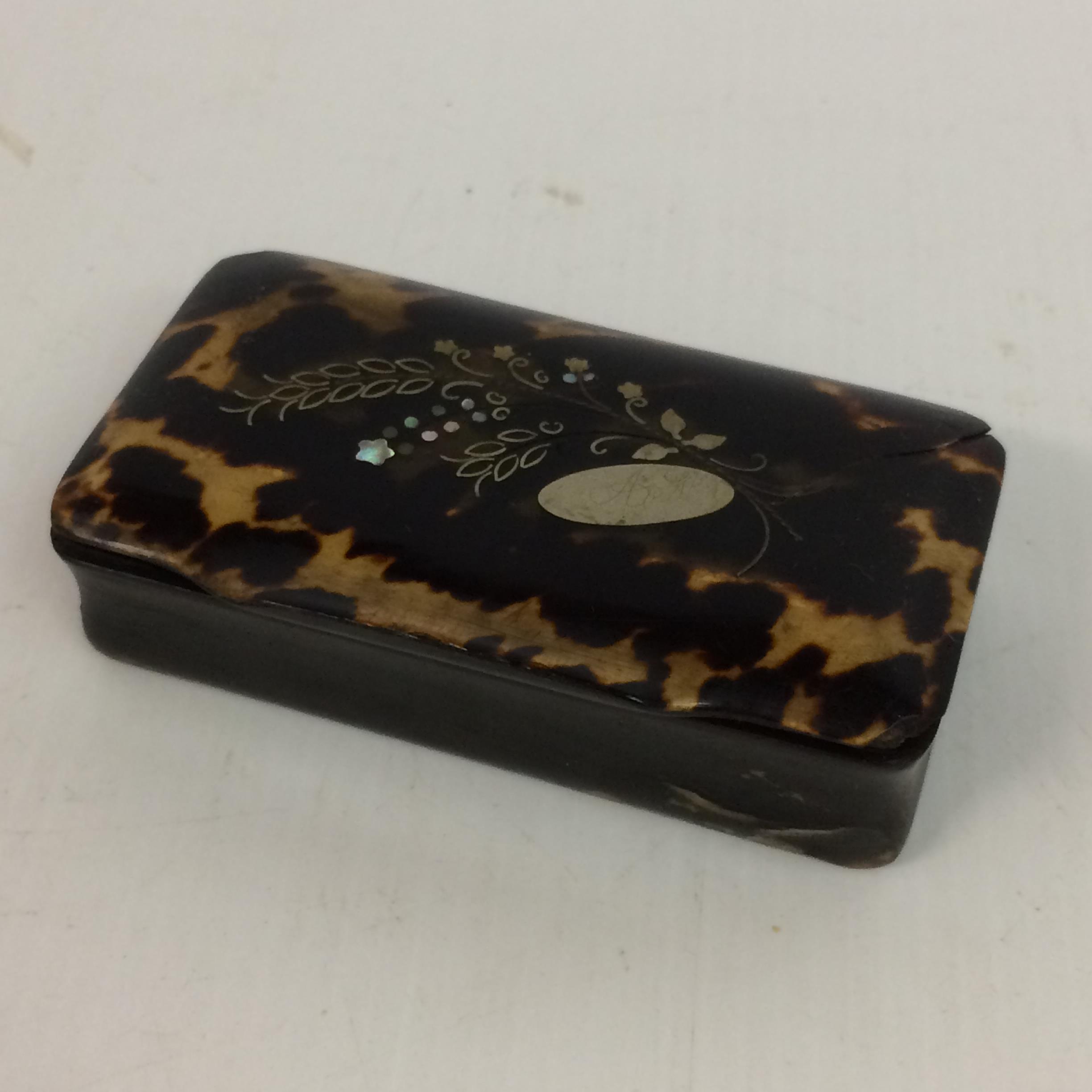 Tortoiseshell trinket box (some minor wear - see images), overall 8cm long x 4 cm x 2cm high