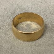 9 ct gold wedding band 4.3 g size L