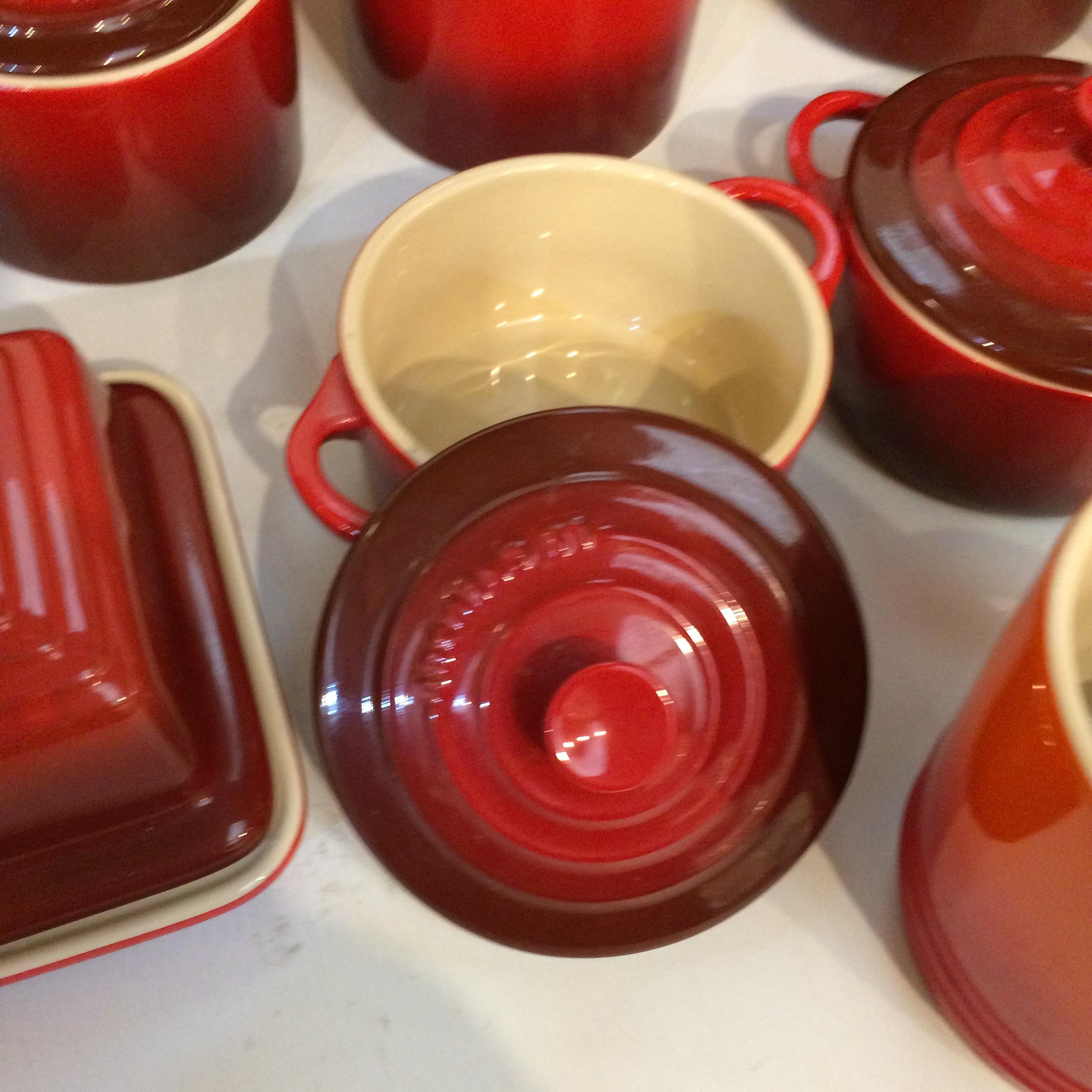 Quantity of Red Le Creuset - Image 10 of 10