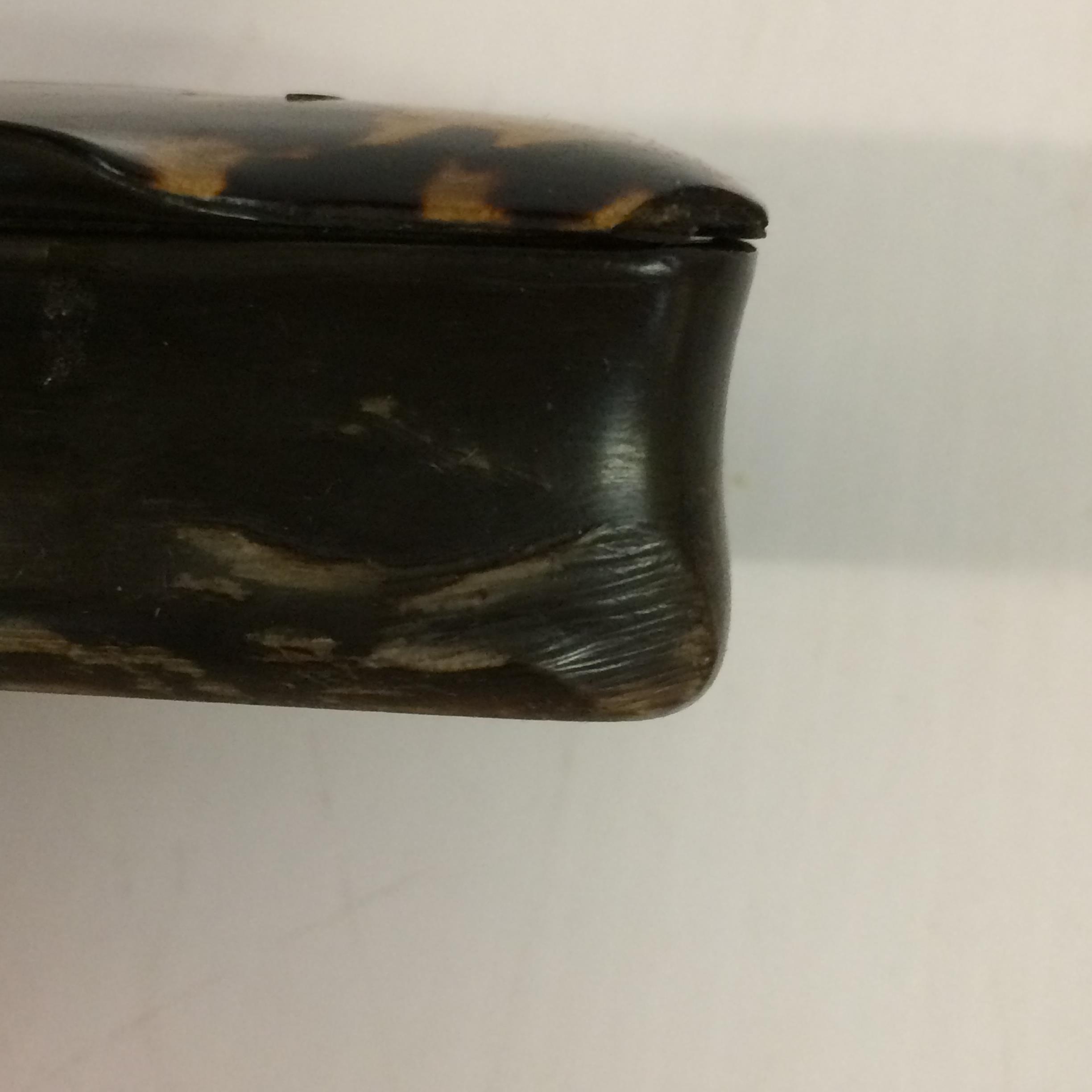 Tortoiseshell trinket box (some minor wear - see images), overall 8cm long x 4 cm x 2cm high - Image 2 of 5