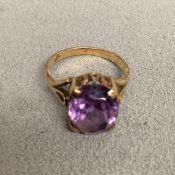9ct gold single stone amethyst dress ring, 3.6g size M