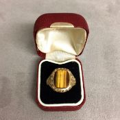 A Gents 9ct gold signet ring with central tigers eye panel 6.7g, size Z