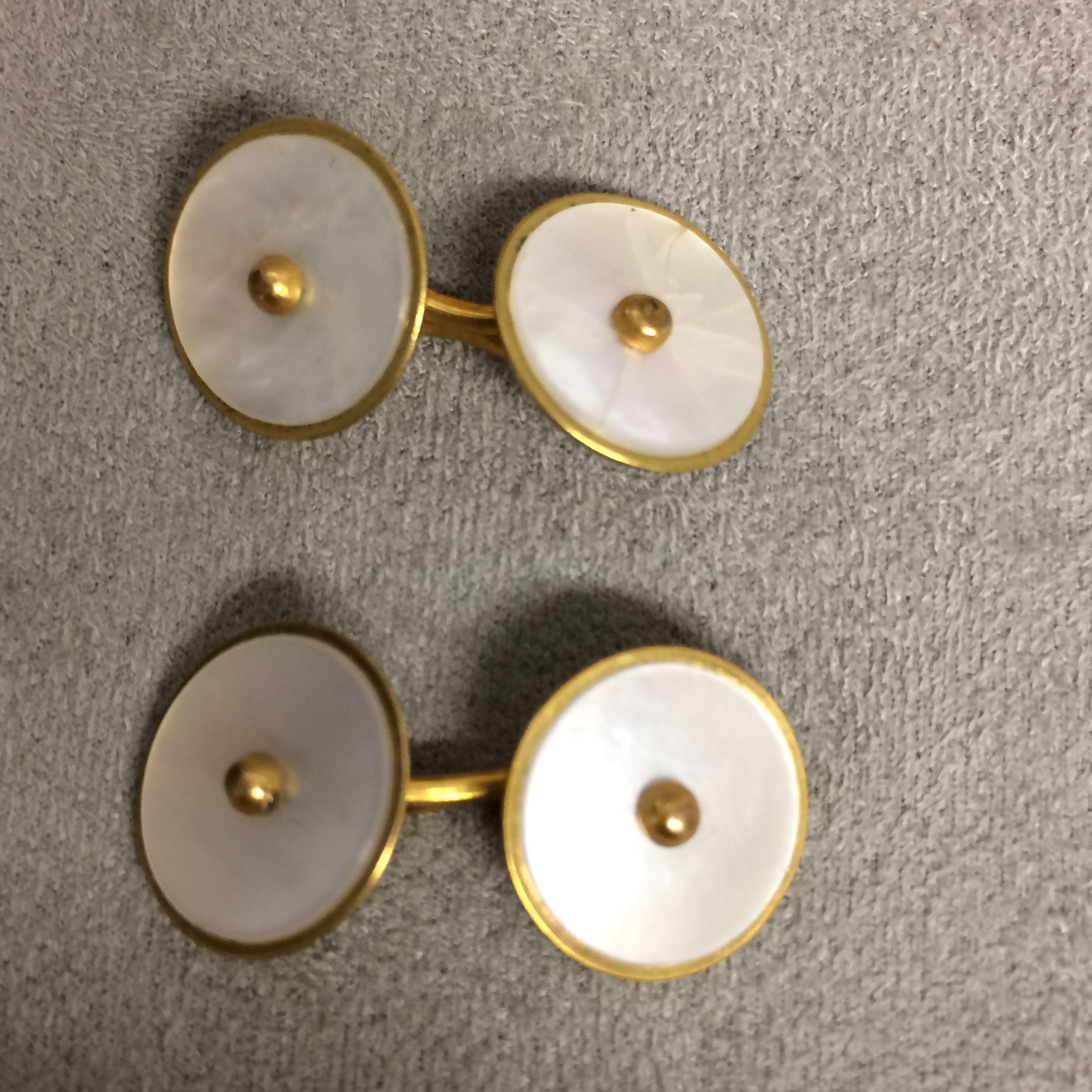 Collection of unmarked yellow metal and mother of pearl cufflinks and dress studs, 18g - Image 2 of 8