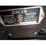 Vintage Singer Sewing machine, see images for details