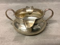 Sterling silver double spouted sauceboat by Aspreys and CO London, 1913, 137g