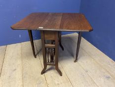 Small drop leaf table, with spindle galleried sides