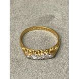 18 ct gold 5 stone diamond ring with a graduated line of old cut diamonds, 2.9g size ) approx