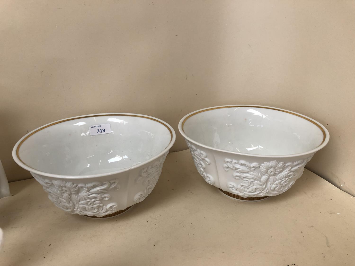 Pair of Rosenthal White Baroque Versace Bowls and a quantity of other decorative china wares - Image 9 of 29