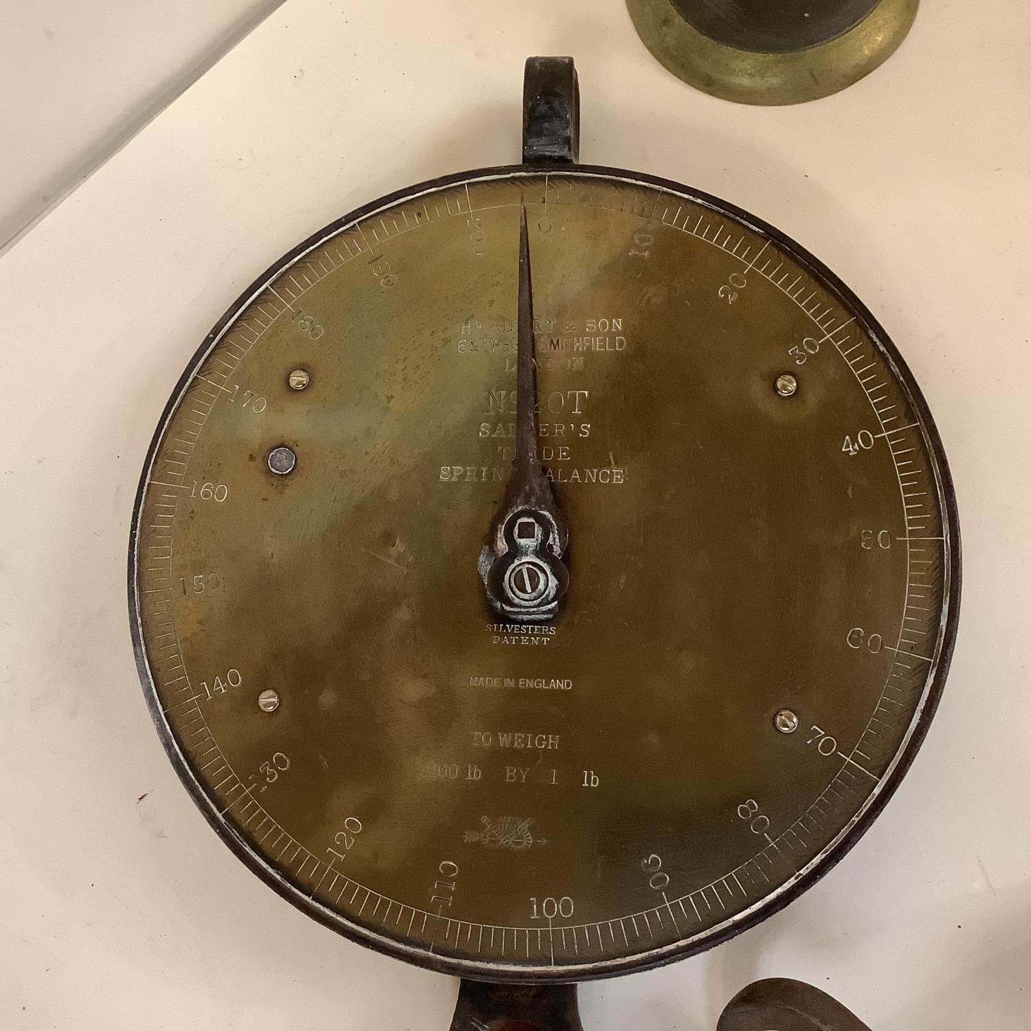 Set of industrial hanging scales, Salter, number 20T, retailed by Herbert & Son, Brass face with - Bild 3 aus 3