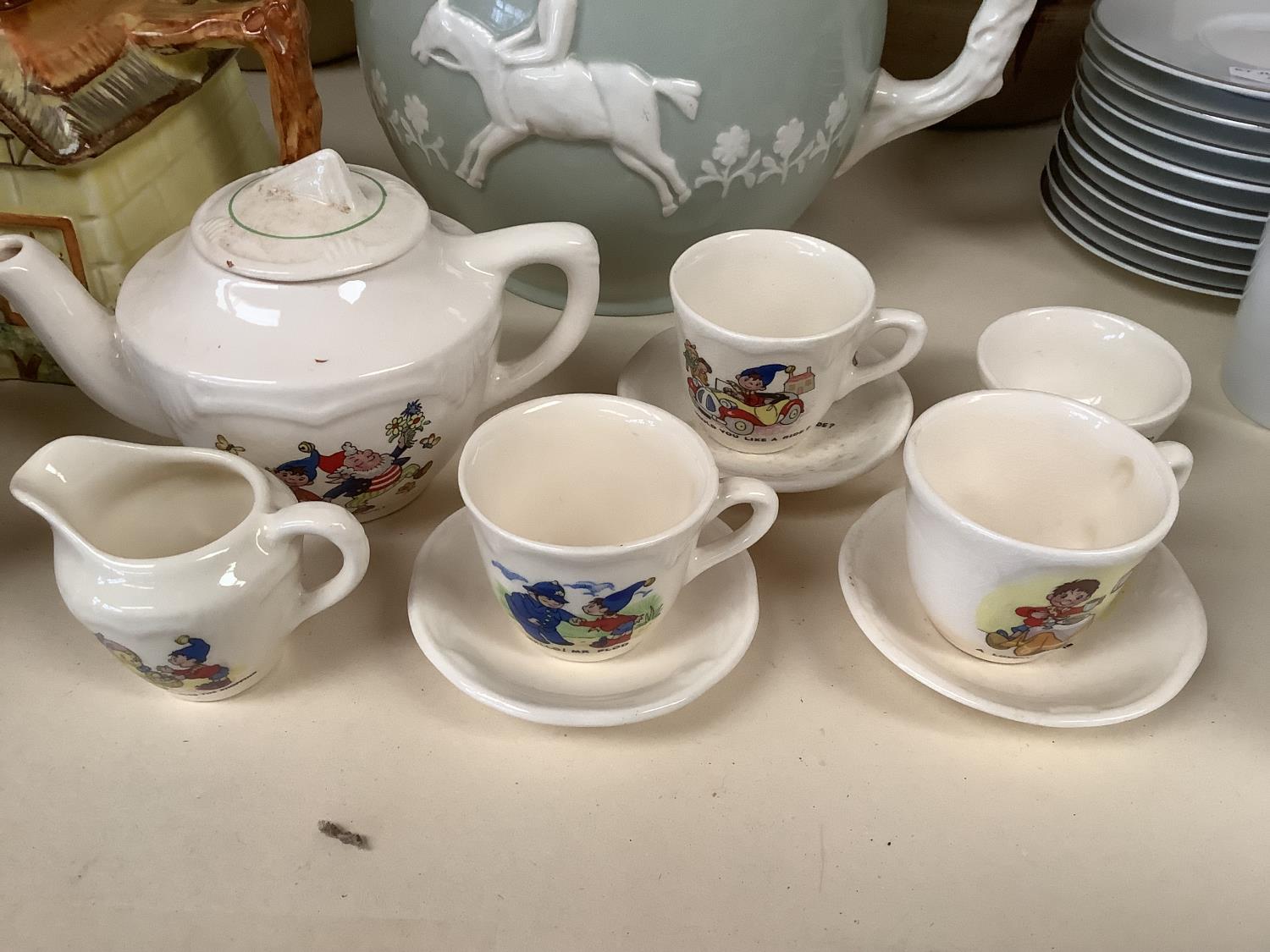 Quantity of China to include large modern jugs, platters, Spode Fortuna, Miniature tea set, - Bild 3 aus 19