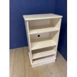 White painted bookcase, 61W x 106Hcm