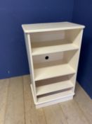 White painted bookcase, 61W x 106Hcm