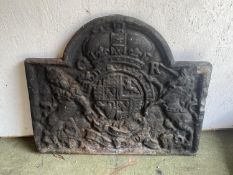 A good heavy cast iron fire back (purchaser please not - professional hauliers ONLY to handle this