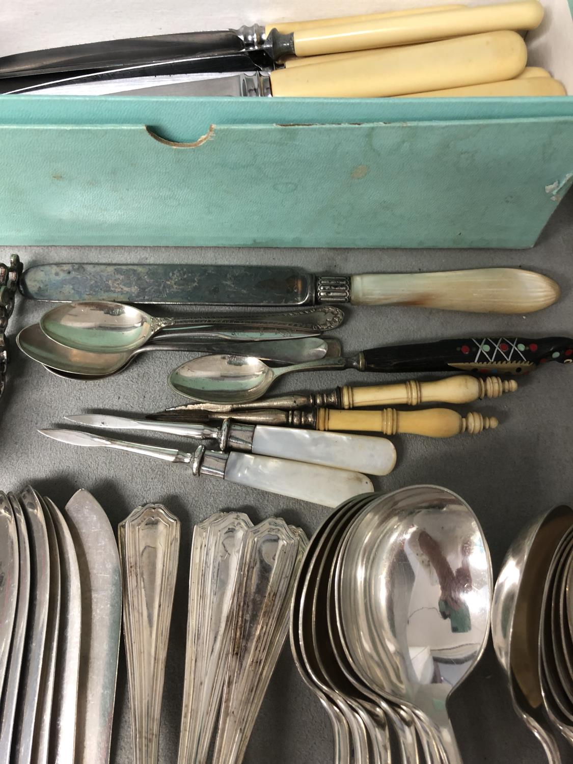 A large collection of silver plated wares to include boxed sets caddy spoons, asparagus tongs and - Image 7 of 14