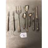 Mixed collection of sterling silver items to include toasting fork, and two tea spoons, 78g & A