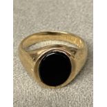 9 ct gold and onyx signet ring 2.5g size H