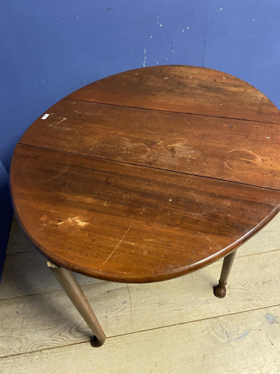 Mahogany drop leaf table, as found - Image 2 of 2