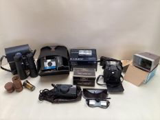 Quantity of vintage cameras and equipment, see photos for details