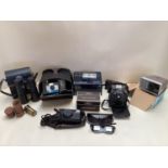 Quantity of vintage cameras and equipment, see photos for details