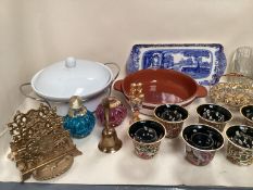 A quantity of decorative tea light holders, plate stands, and gilt metal items