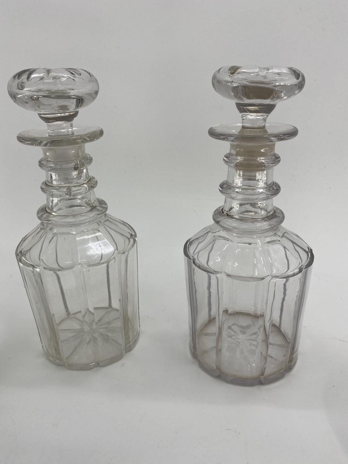 A Stirling silver topped wine carafe together with a white metal topped glass claret jugs, and other - Bild 10 aus 11