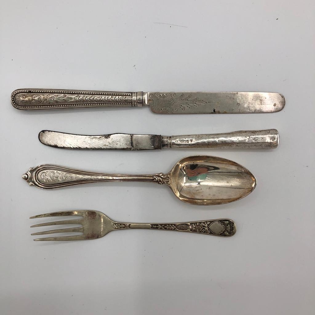 A Sterling Silver toast rack with a mixed selection of Sterling cutlery an oval plated galleried - Image 7 of 8