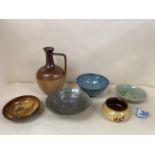 A quantity of C20th and modern studio pottery type bowls and jug etc