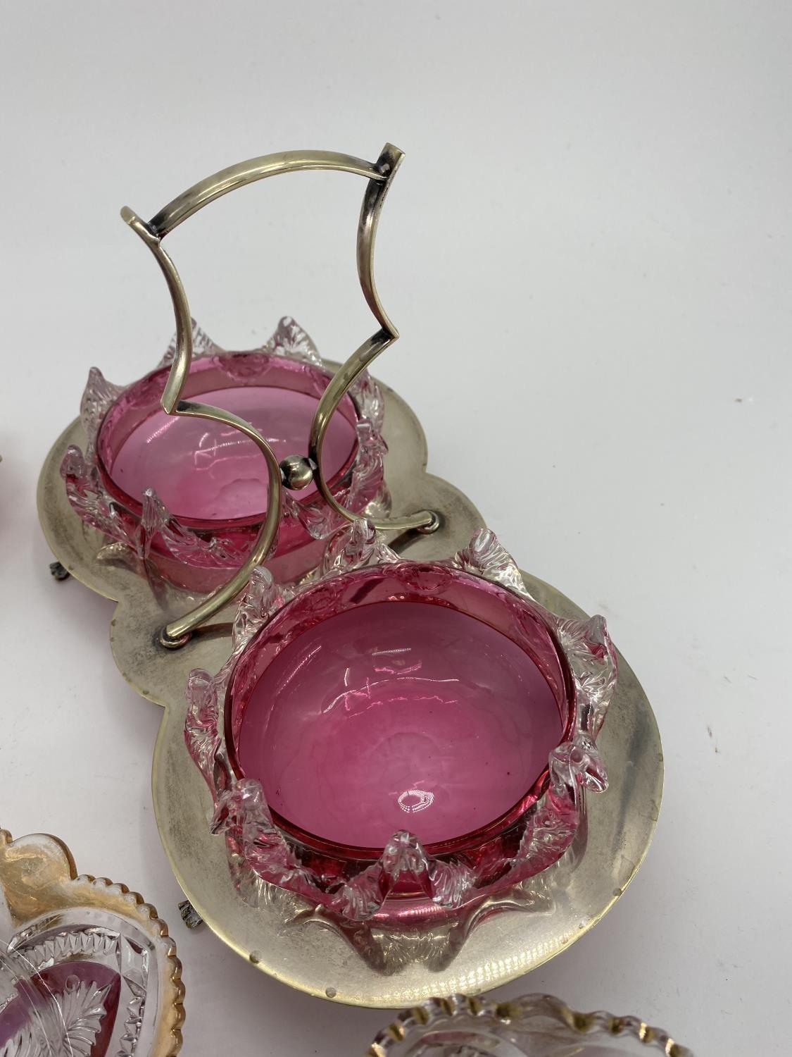 Two cranberry glass and white metal sweet meat serving platters, and two flash cut glass jugs and - Bild 3 aus 5