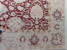 Fine contemporary Agra carpet - India?Size. 3.66 x 2.74 metres - 12? x 9? feet?