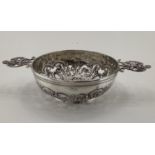 Sterling silver two handled pierced bowl strainer, London 1899, 86g