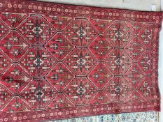 Vintage North West Persian long rug - circa. 1930s Size. 2.92 x 1.27 metres