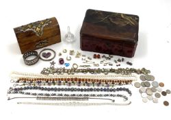 A collection of costume jewellery in a Japanese inlaid lacquered box, with a dome topped jewellery