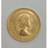 An Elizabeth II gold sovereign 1967. 8.02g