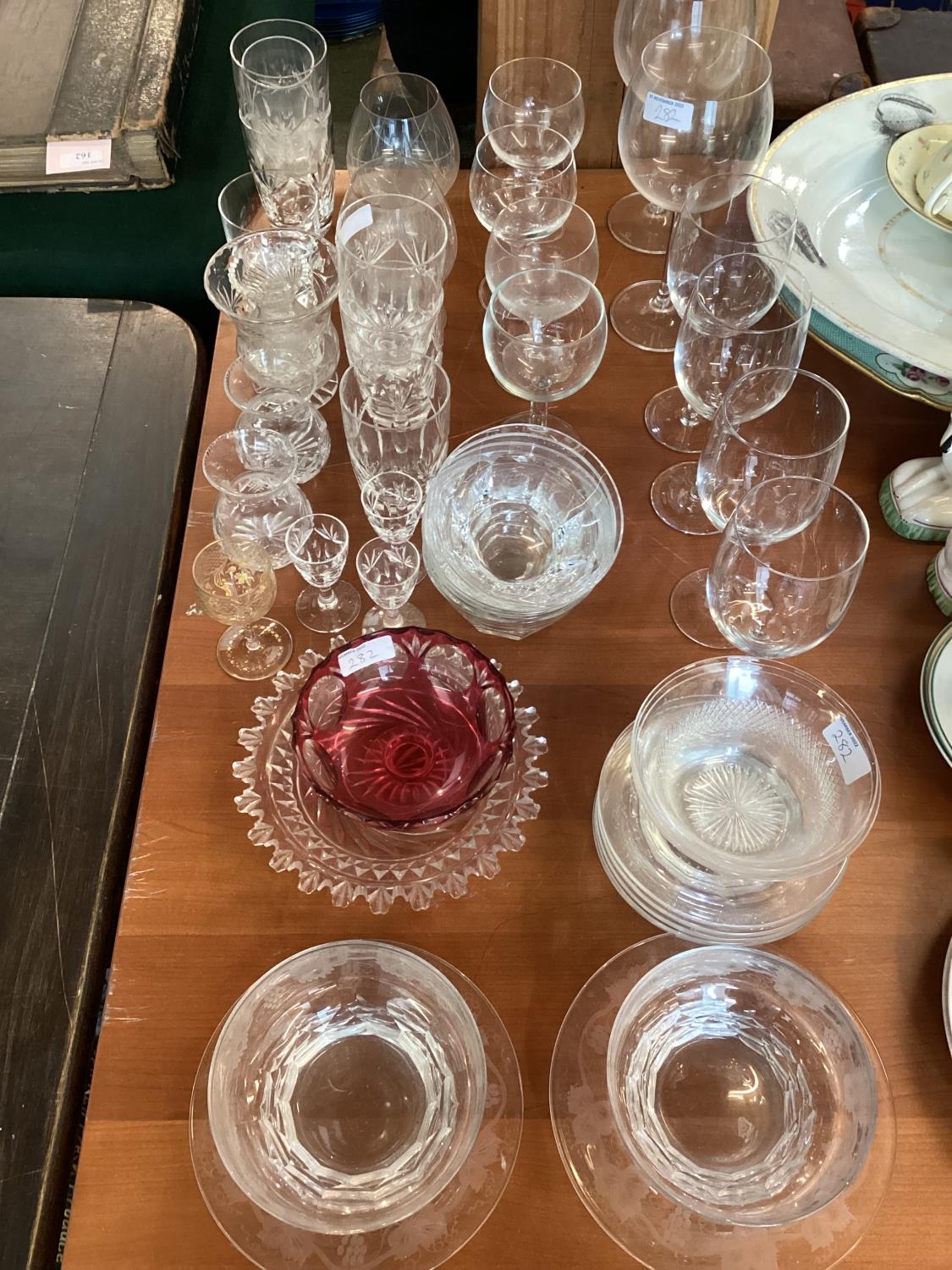 A quantity of glasswares to include wine glasses, of various sizes, and bowls etc - Image 7 of 10