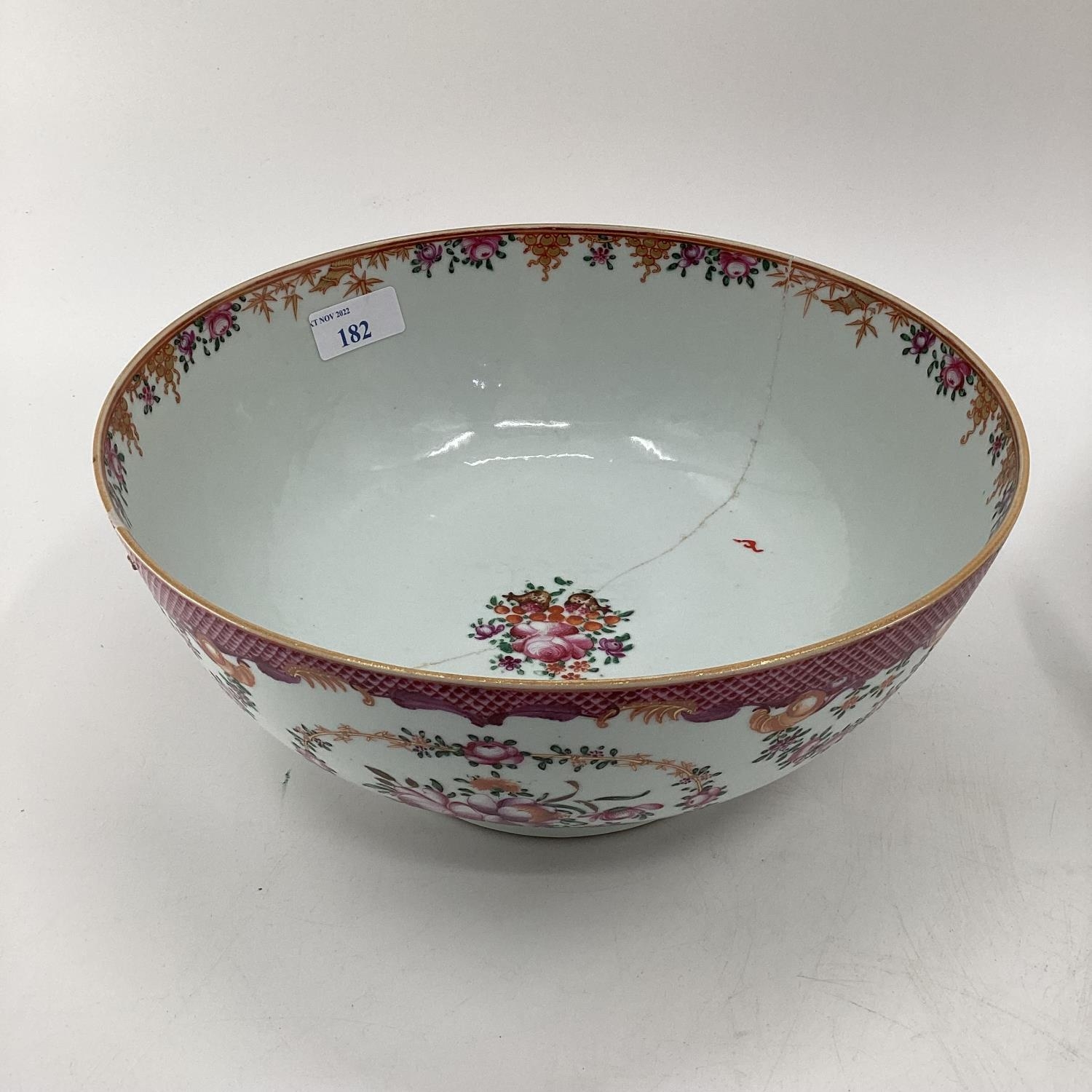 4 Chinese bowls 26cm diameter and smaller, all with cracks - Image 5 of 15