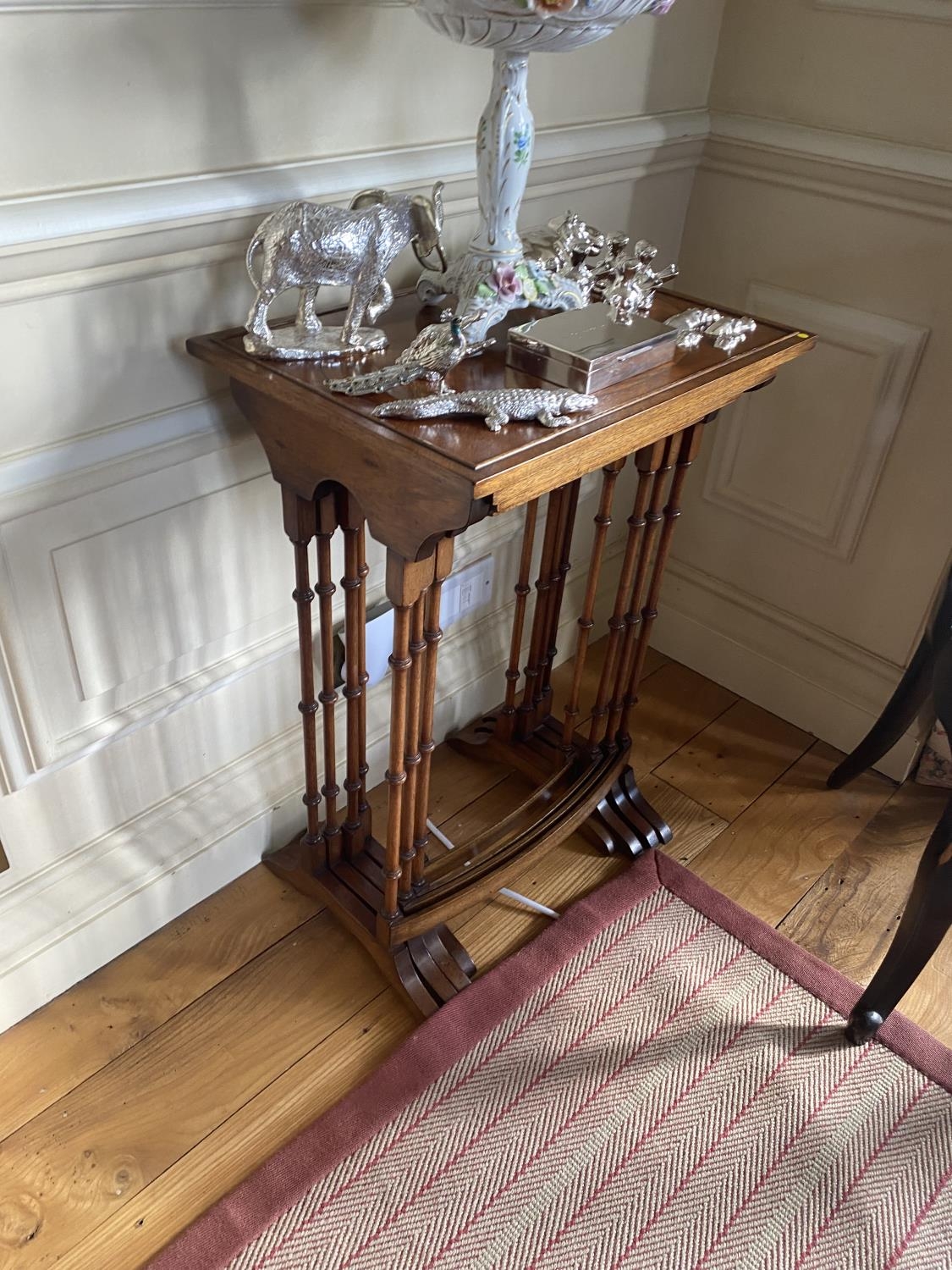 A good quartetto set of spider legged occasional tables with oval insets - Image 4 of 4