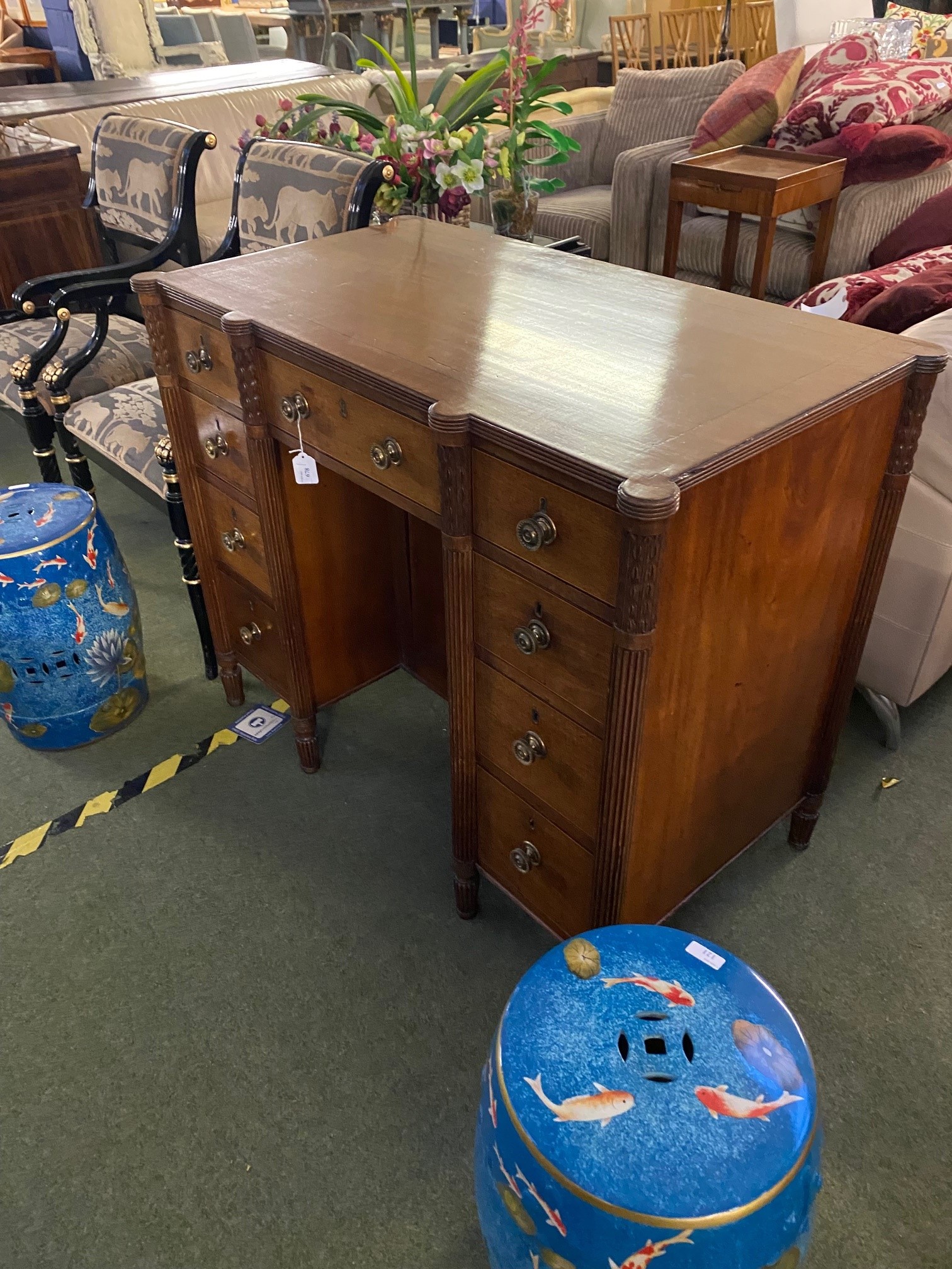 Regency style mahogany kneehole dressing table/desk - Image 2 of 4