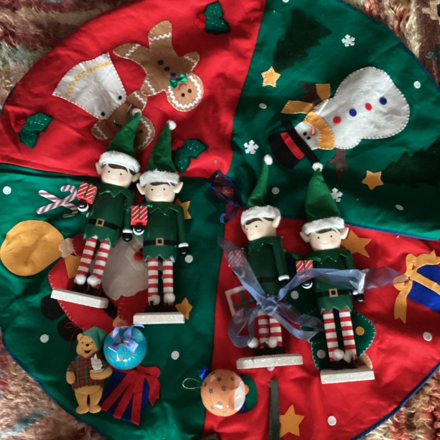 CHRISTMAS: Qty of Christmas decorations, including Christmas tree decorations, tree skirt, 4 - Image 2 of 6