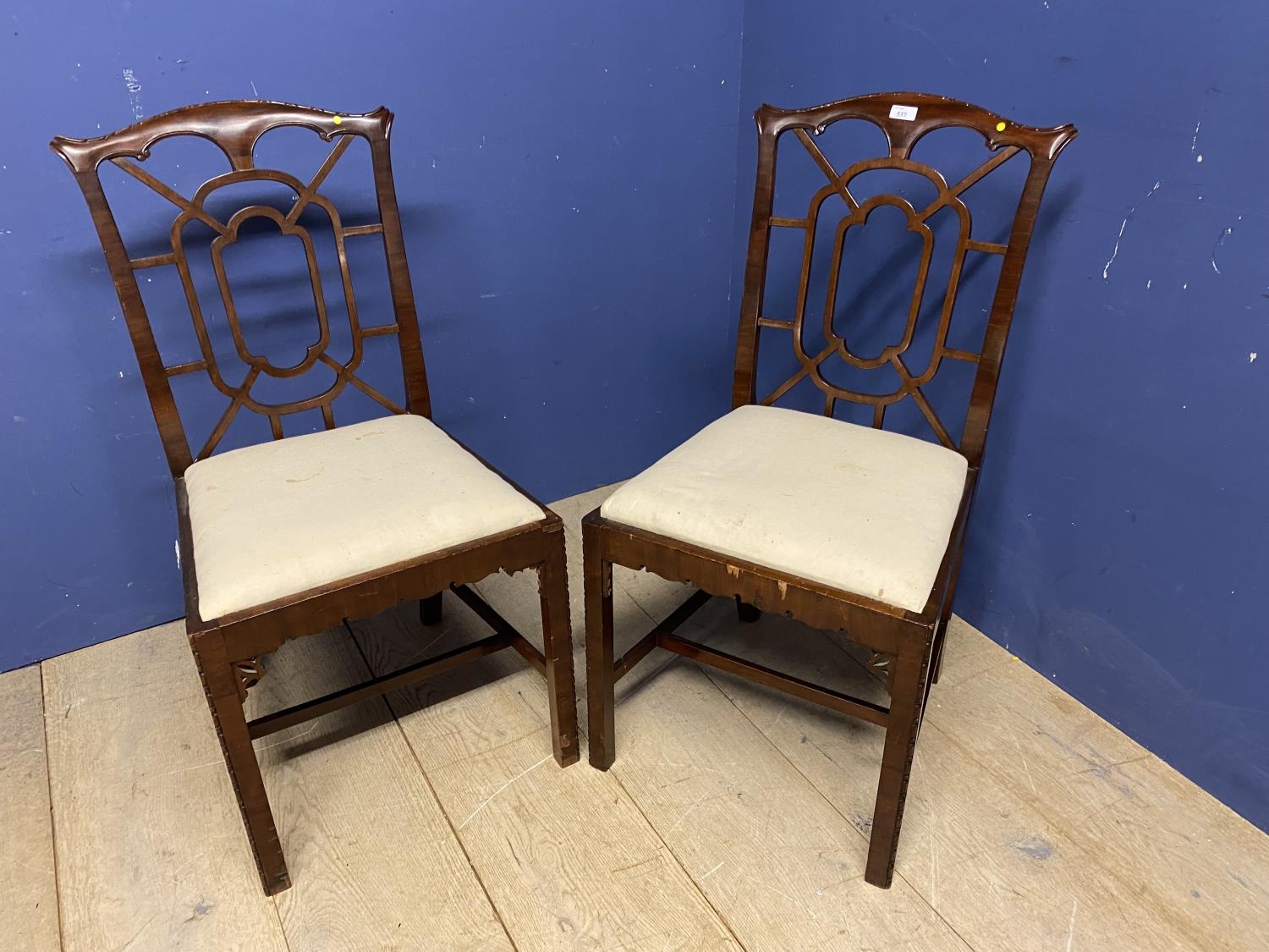 Pair of mahogany Chinese style cock spur backed chairs with inset cream upholstered seat - Image 2 of 4