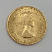 An Elizabeth II gold sovereign dated 1966, 8.01g