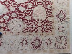 Fine contemporary Agra carpet - India�Size. 3.66 x 2.74 metres