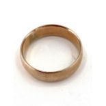 A 9ct rose gold wedding band 3.94g, size P