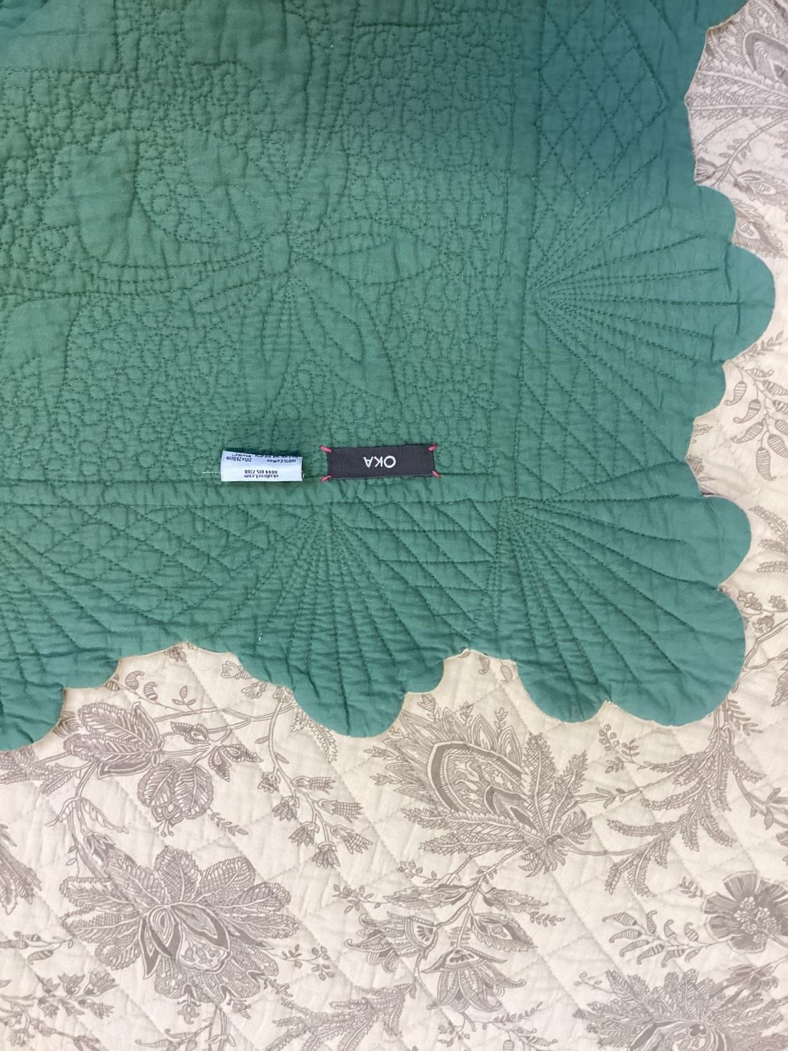 OAK double bedspread, French Style, scalloped edge, pattern one side, green the other 280 x 230cm; 4 - Image 2 of 3