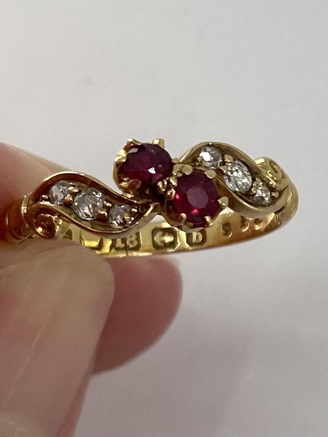 A 15ct gold single stone emerald ring and an 18ct gold ruby and old cut diamond ring, 5.97g - Image 4 of 6
