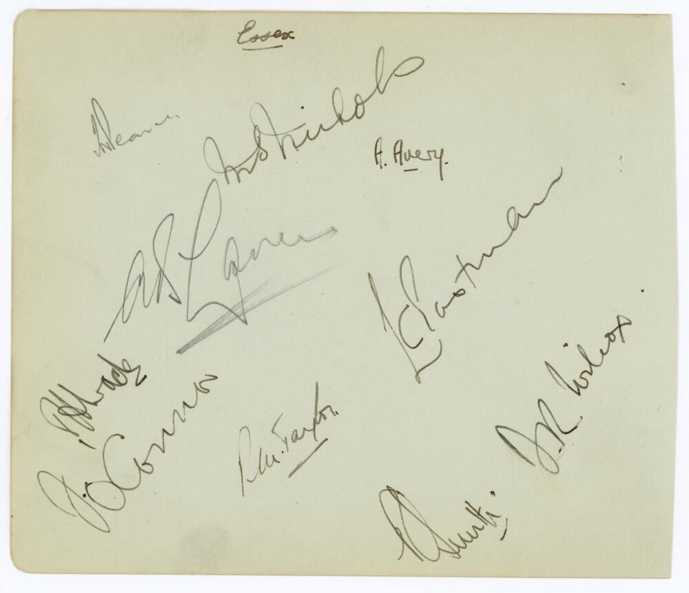 Essex C.C.C. c.1935. Album page nicely signed in ink by ten Essex players. Signatures include Pearce