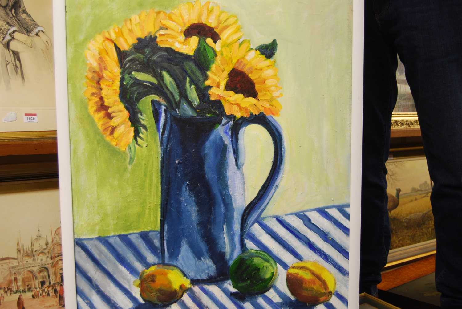 Jayne Pope - still life with sunflowers, oil on canvas, exhibition label verso, 78x54cm - Bild 2 aus 4