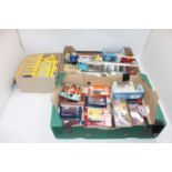 2 trays containing a large quantity of various mixed loose and boxed modern issue diecasts, mixed