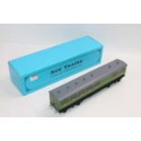 Four ACE Trains C/1 coaches SR suburban, green: Set of three comprising an all/1st; all/3rd and